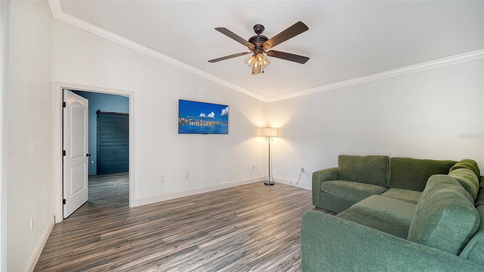 BEARDED OAKS - Residential