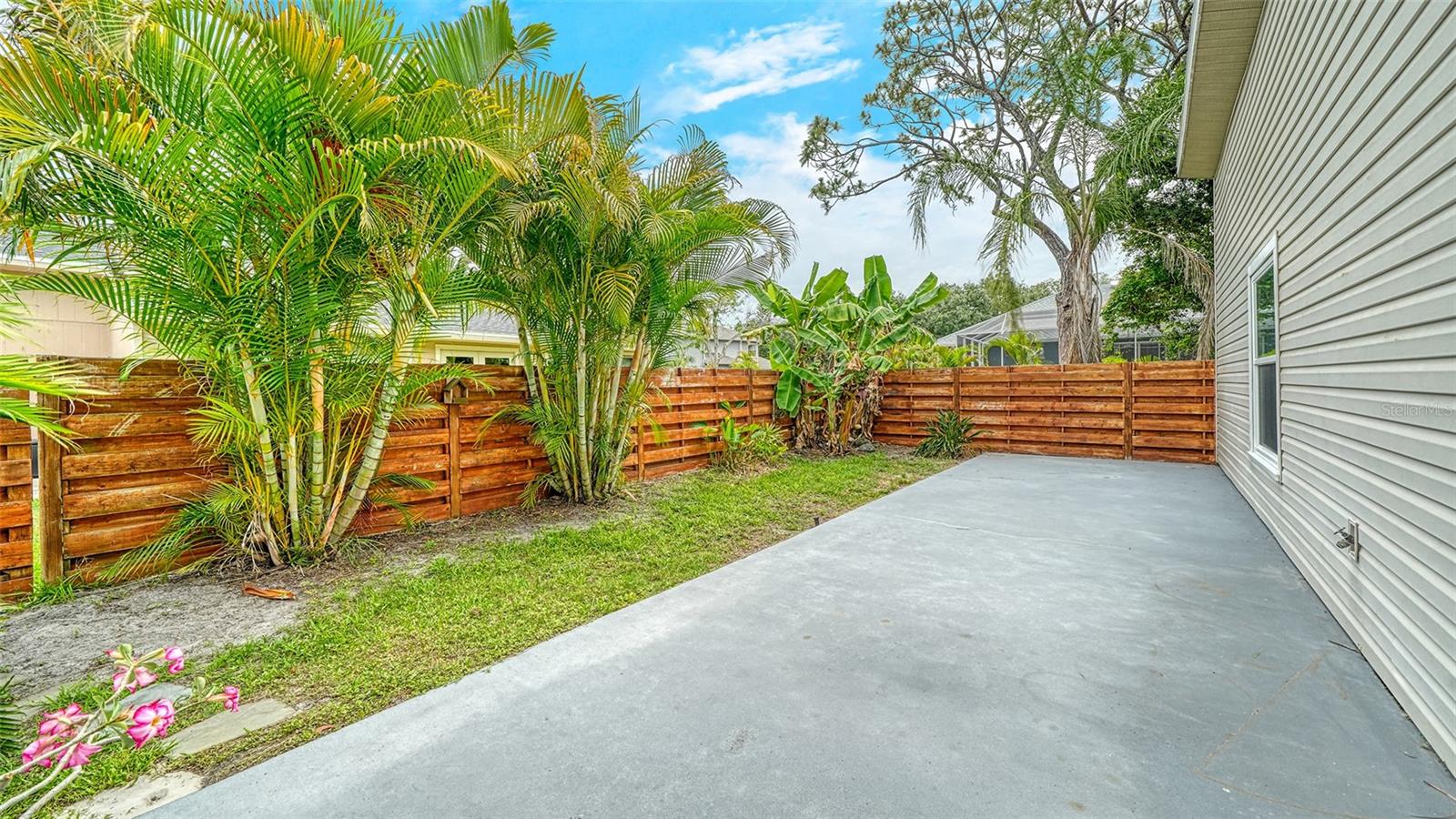 BEARDED OAKS - Residential