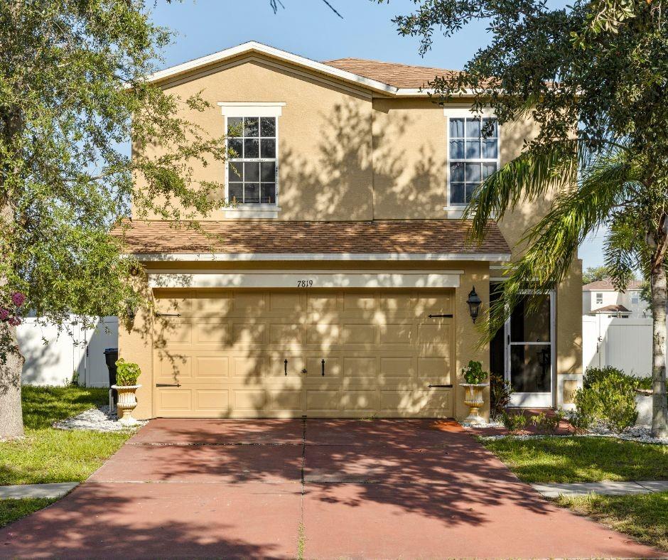 Priced to Sell! 4-Bedroom Opportunity in Gibsonton
Looking for a deal? This spacious 4-bedroom, 2-bath home is full of potential and priced to sell fast! With a little love and care, this could be the perfect home or investment opportunity you've been waiting for.
Located in the desirable Carriage Pointe community, you’ll enjoy access to nearby parks, shopping, dining, and easy highway access. The layout offers plenty of space for family living, entertaining, or even a home office setup.
Homes at this price don’t come around often — act quickly before it’s gone!