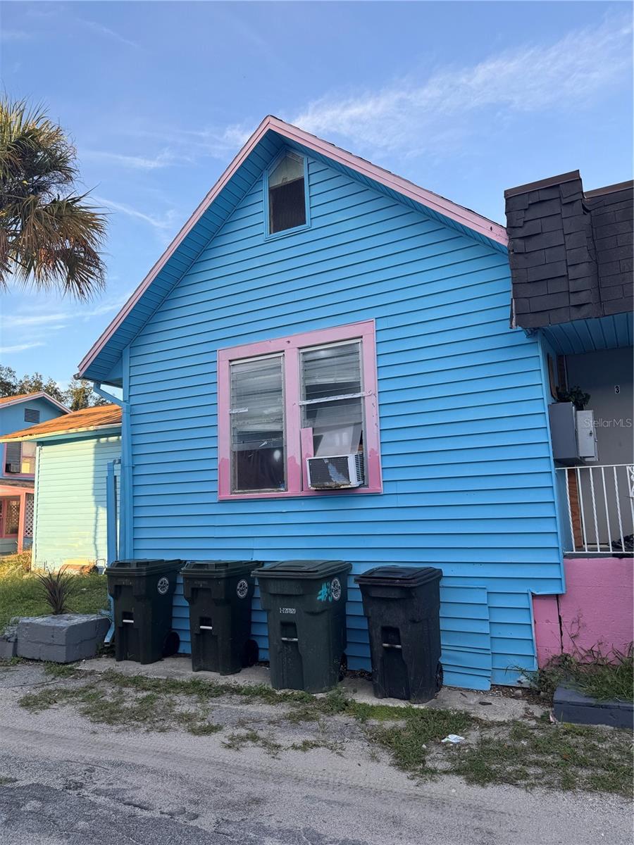 KINGSTON - Commercial Sale