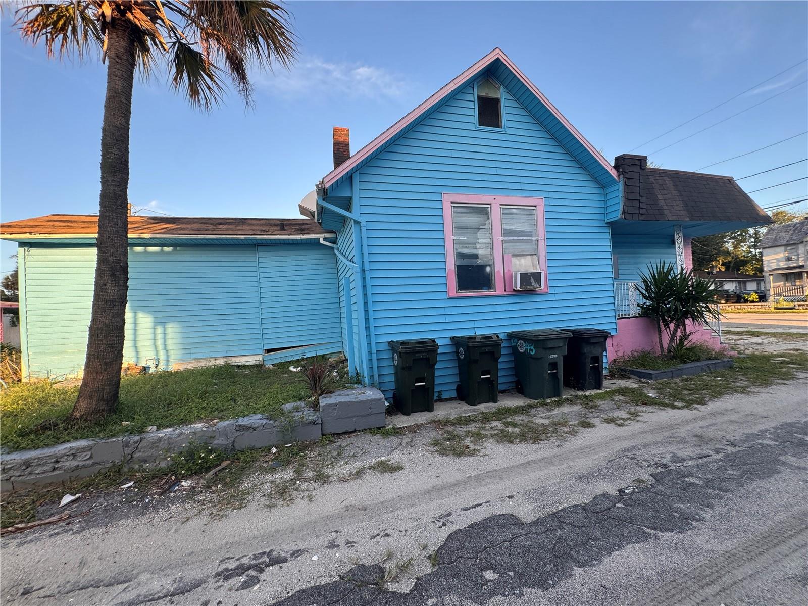 KINGSTON - Commercial Sale