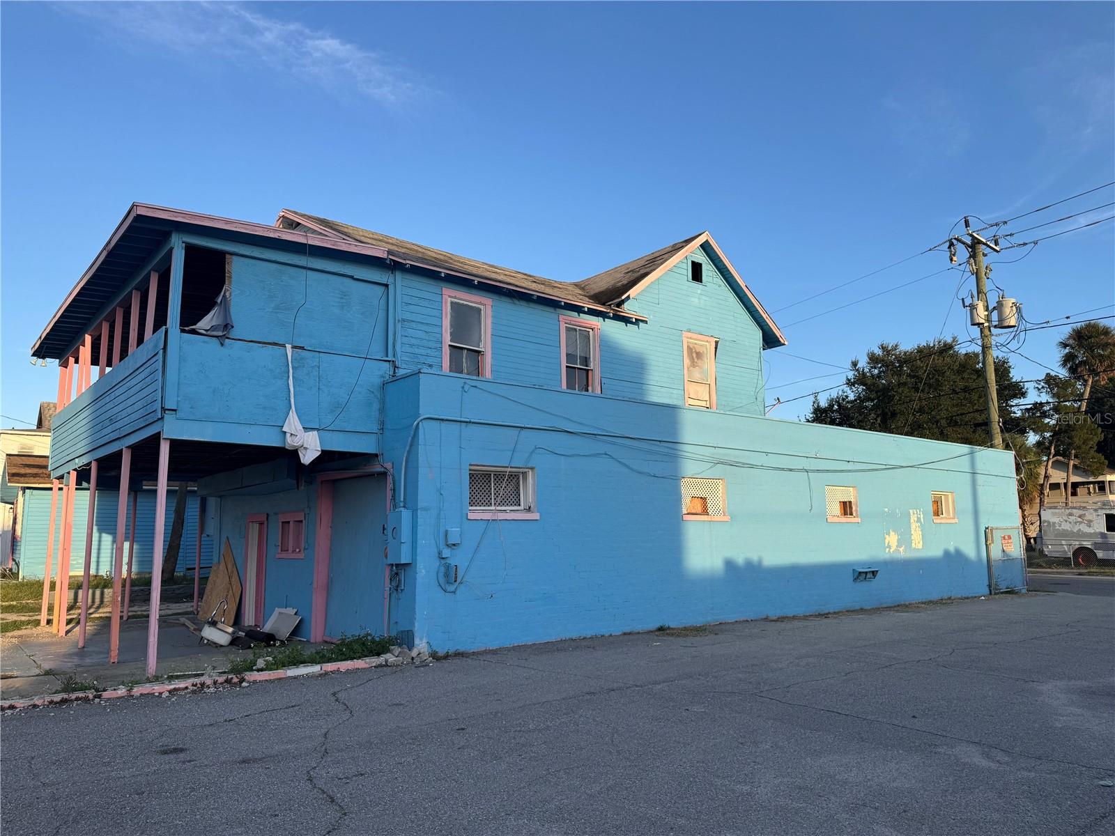 KINGSTON - Commercial Sale