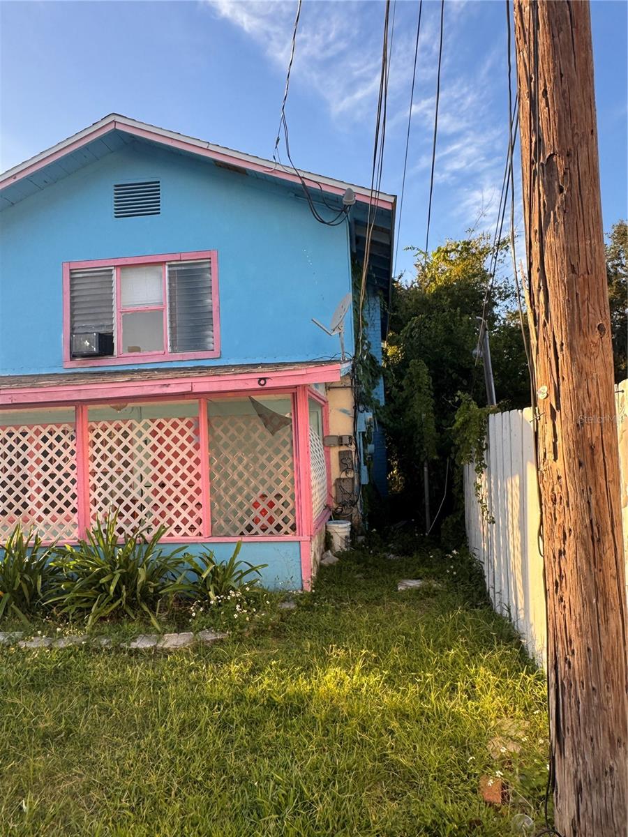 KINGSTON - Commercial Sale