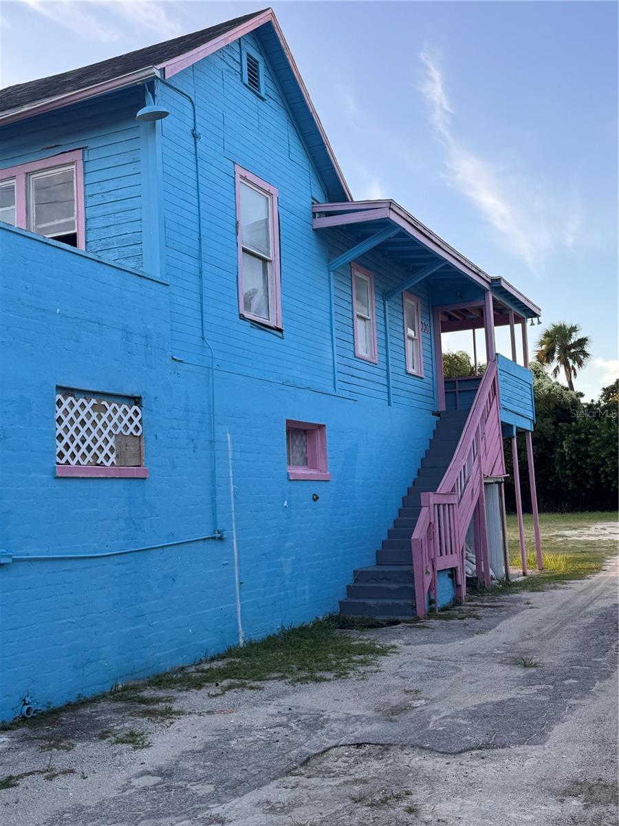 KINGSTON - Commercial Sale