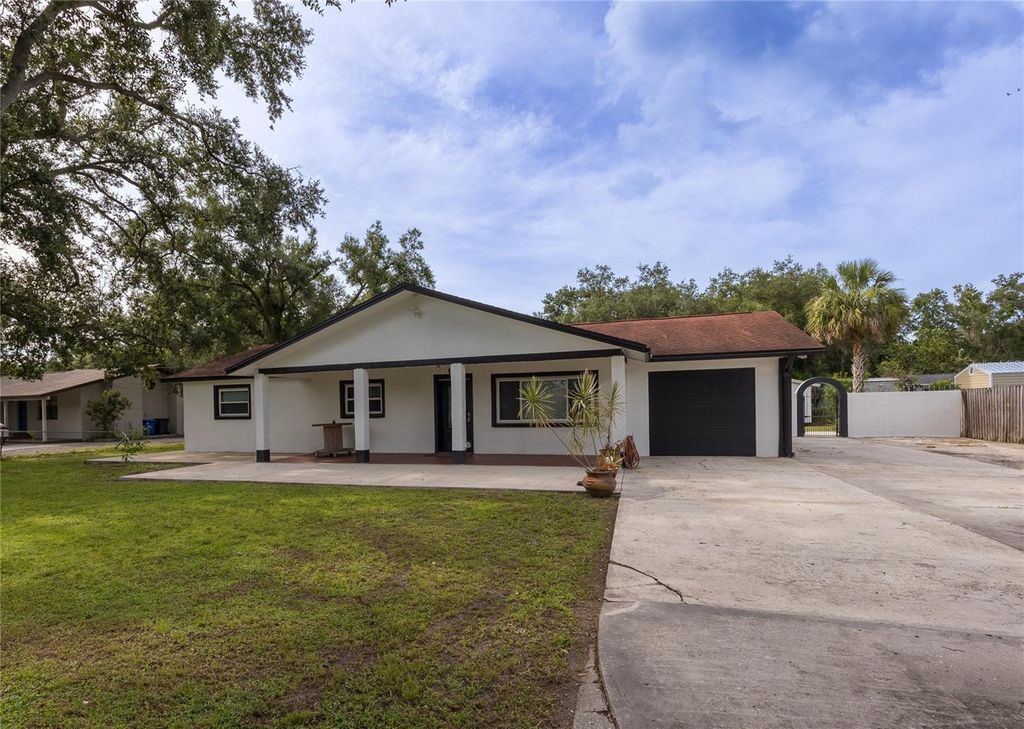 Photo of 5712 S 20th Avenue S, Tampa, FL 33619 (MLS # TB8405265)