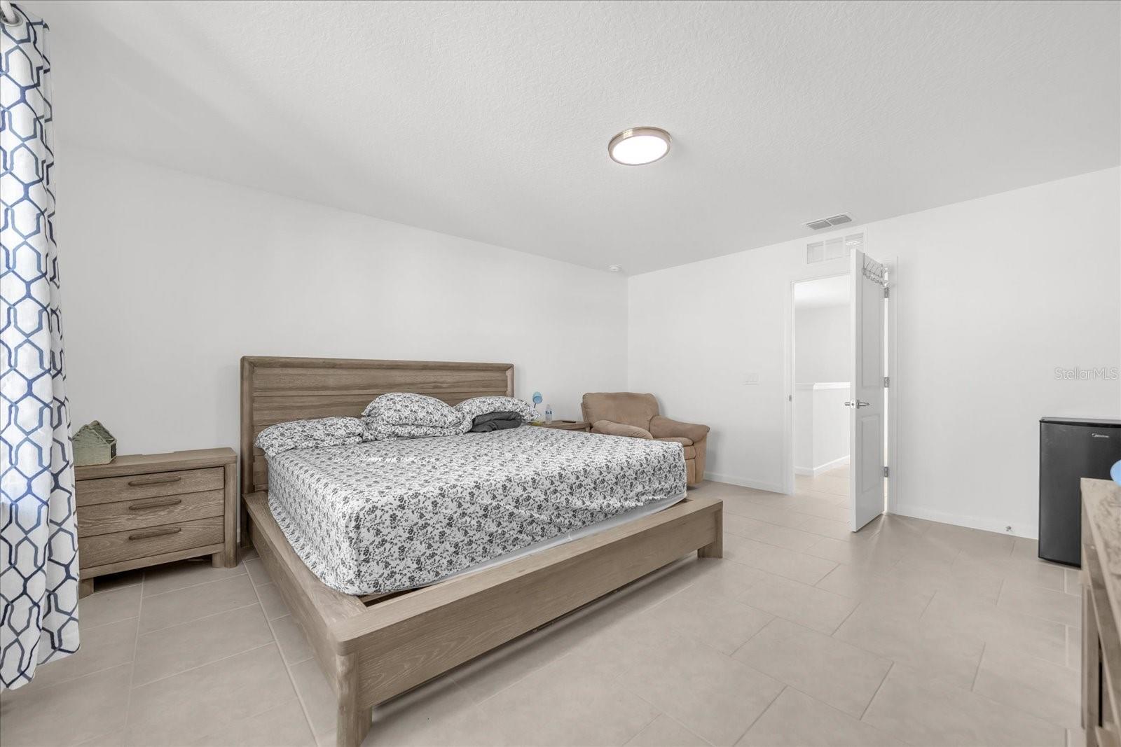 OAKS/KELLY PK PH 3A - Residential Lease