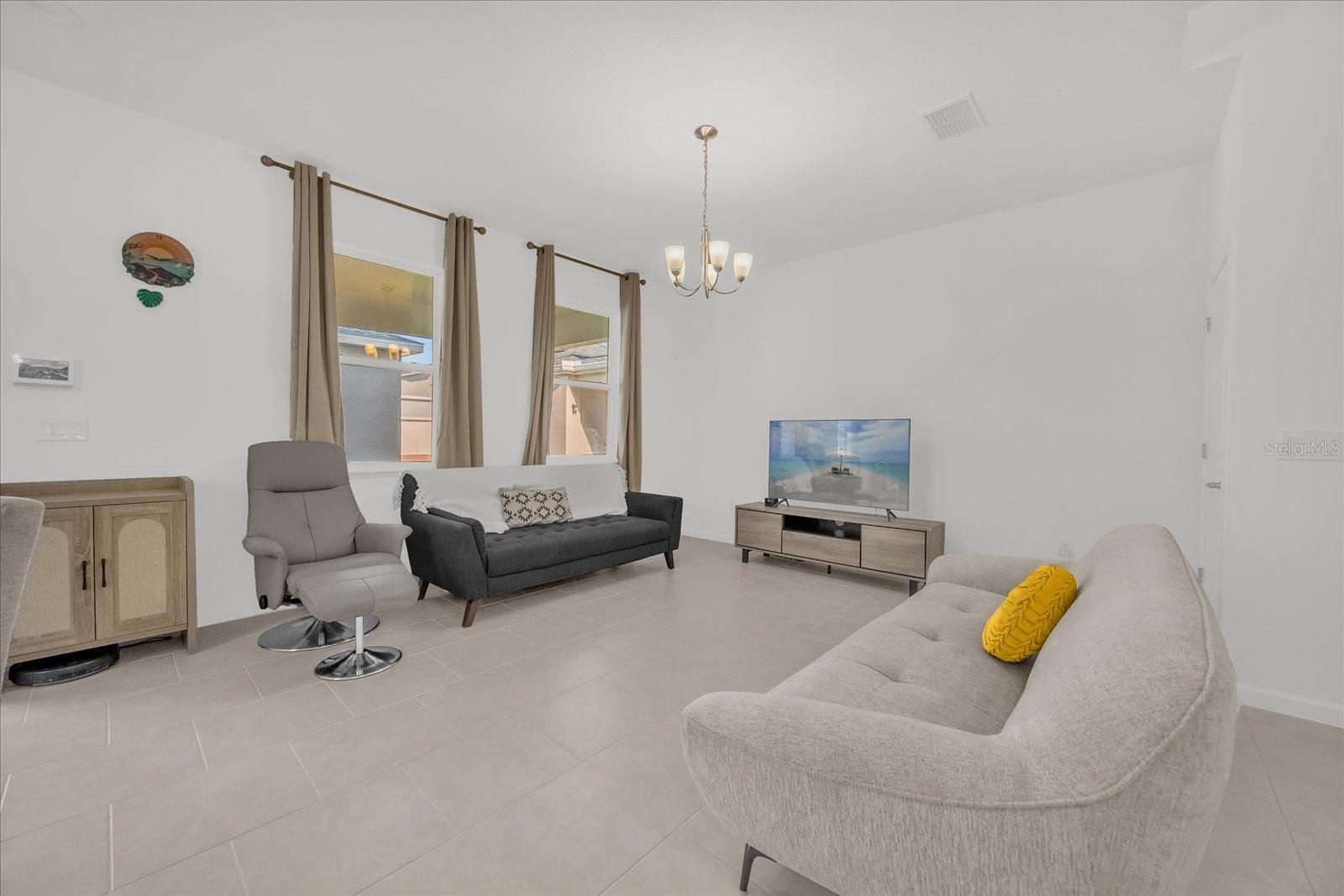 OAKS/KELLY PK PH 3A - Residential Lease