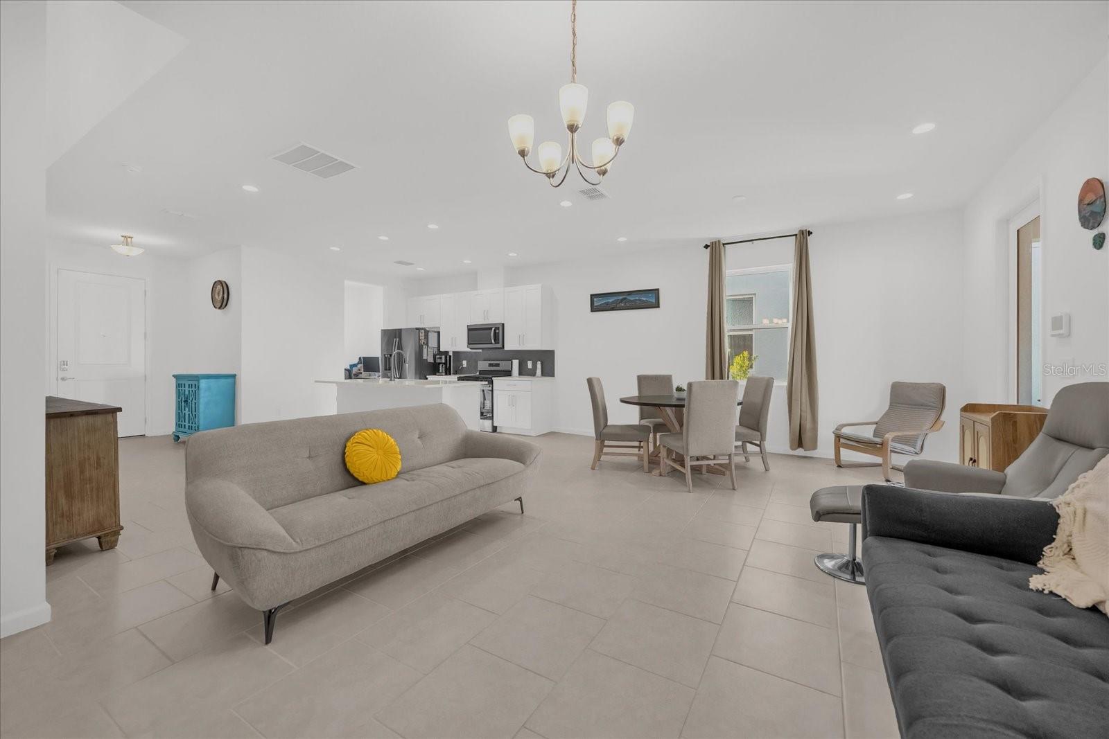 OAKS/KELLY PK PH 3A - Residential Lease