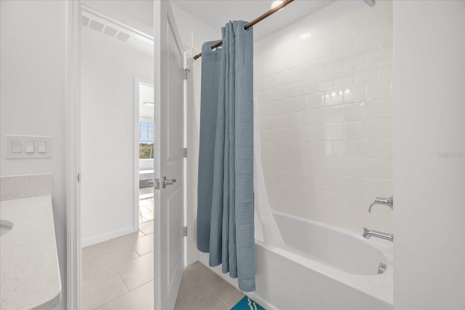 OAKS/KELLY PK PH 3A - Residential Lease