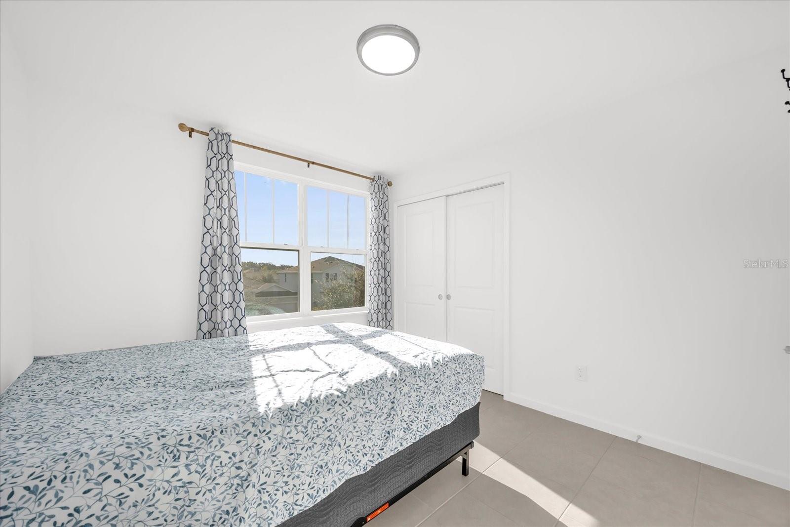 OAKS/KELLY PK PH 3A - Residential Lease