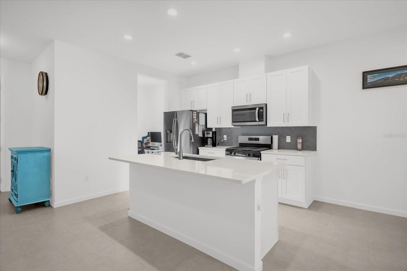 OAKS/KELLY PK PH 3A - Residential Lease