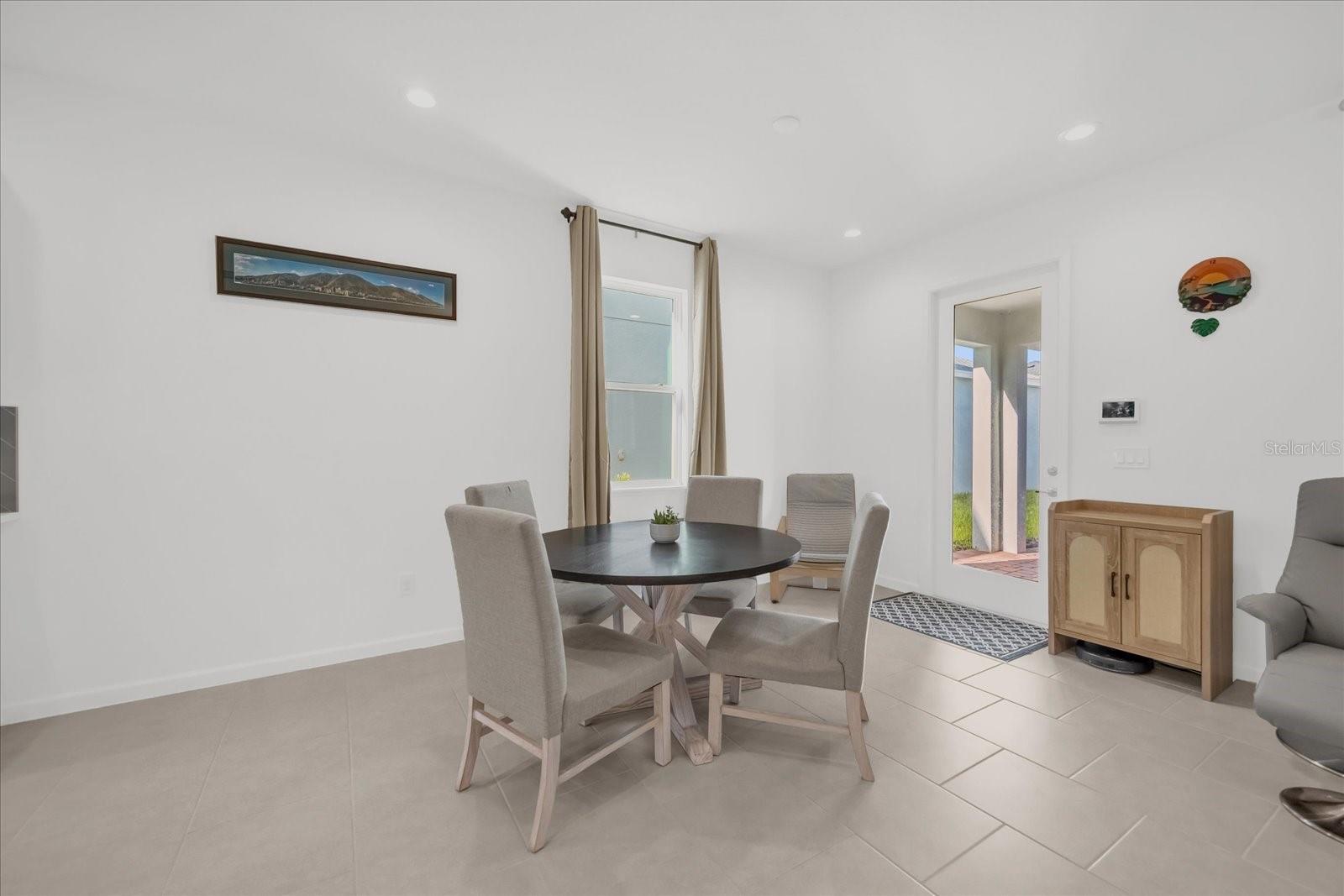 OAKS/KELLY PK PH 3A - Residential Lease