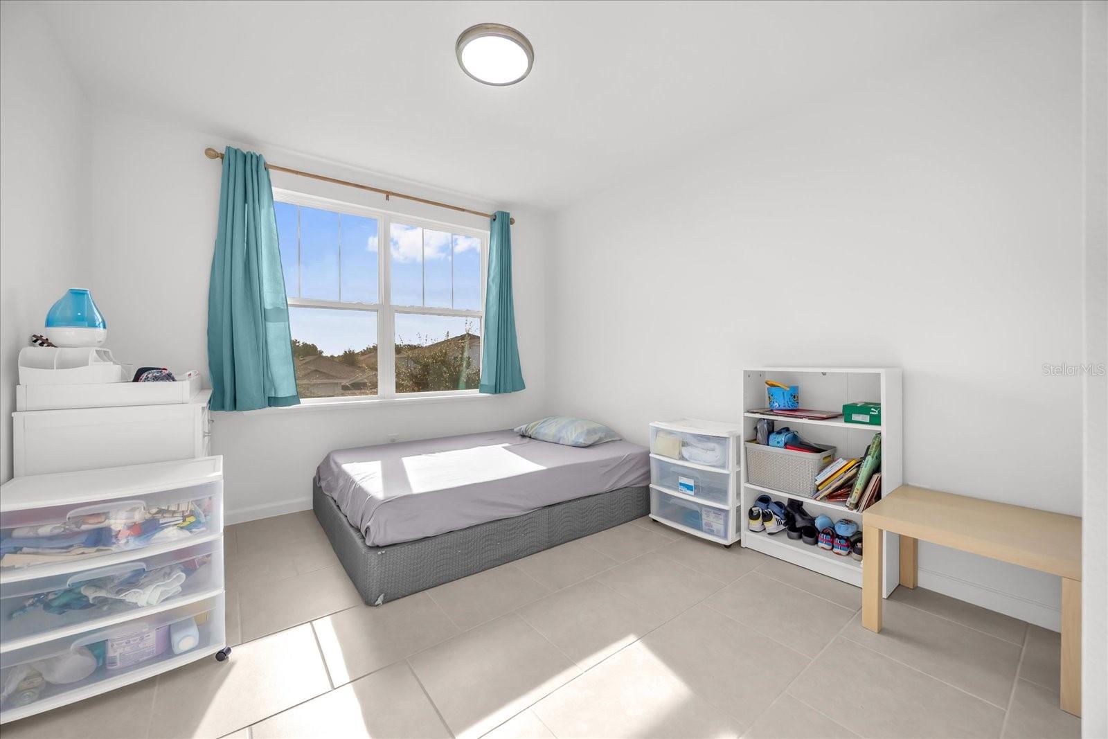 OAKS/KELLY PK PH 3A - Residential Lease