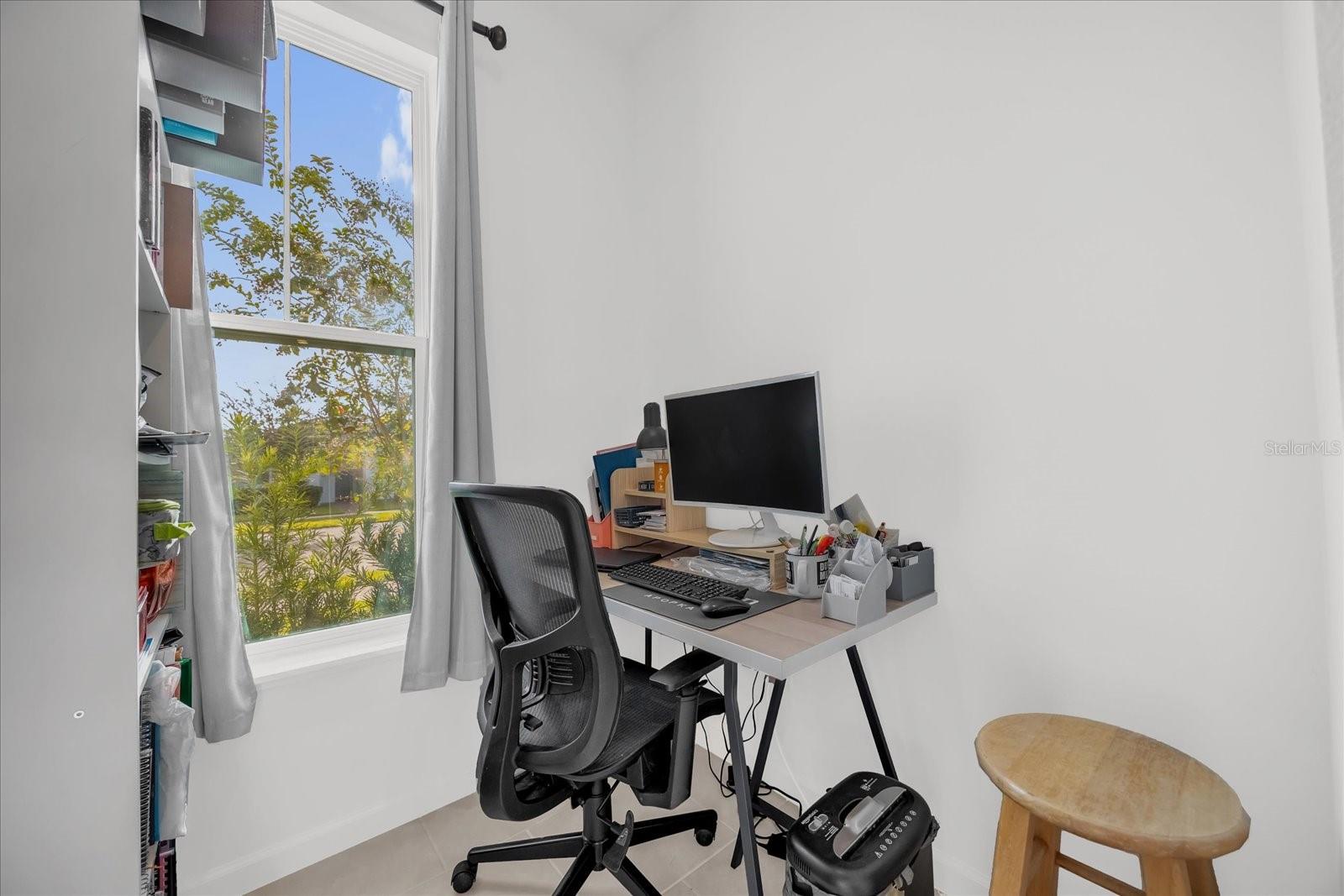 OAKS/KELLY PK PH 3A - Residential Lease