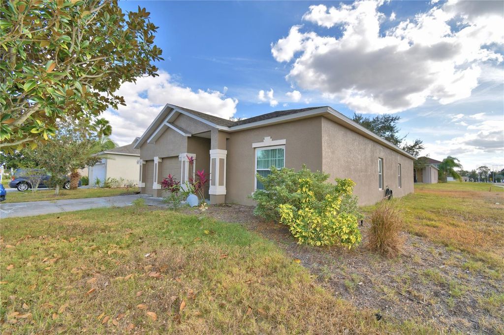 Photo of 5610 Forest Ridge Drive, Winter Haven, FL 33881 (MLS # L4958800)