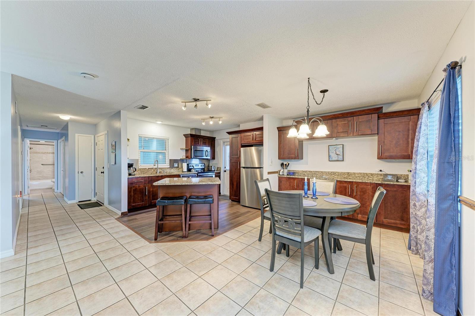 GULF GATE GARDEN HOMES E - Residential