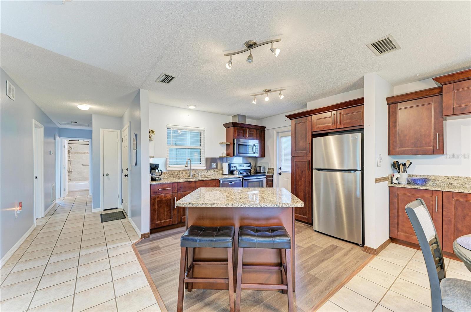 GULF GATE GARDEN HOMES E - Residential