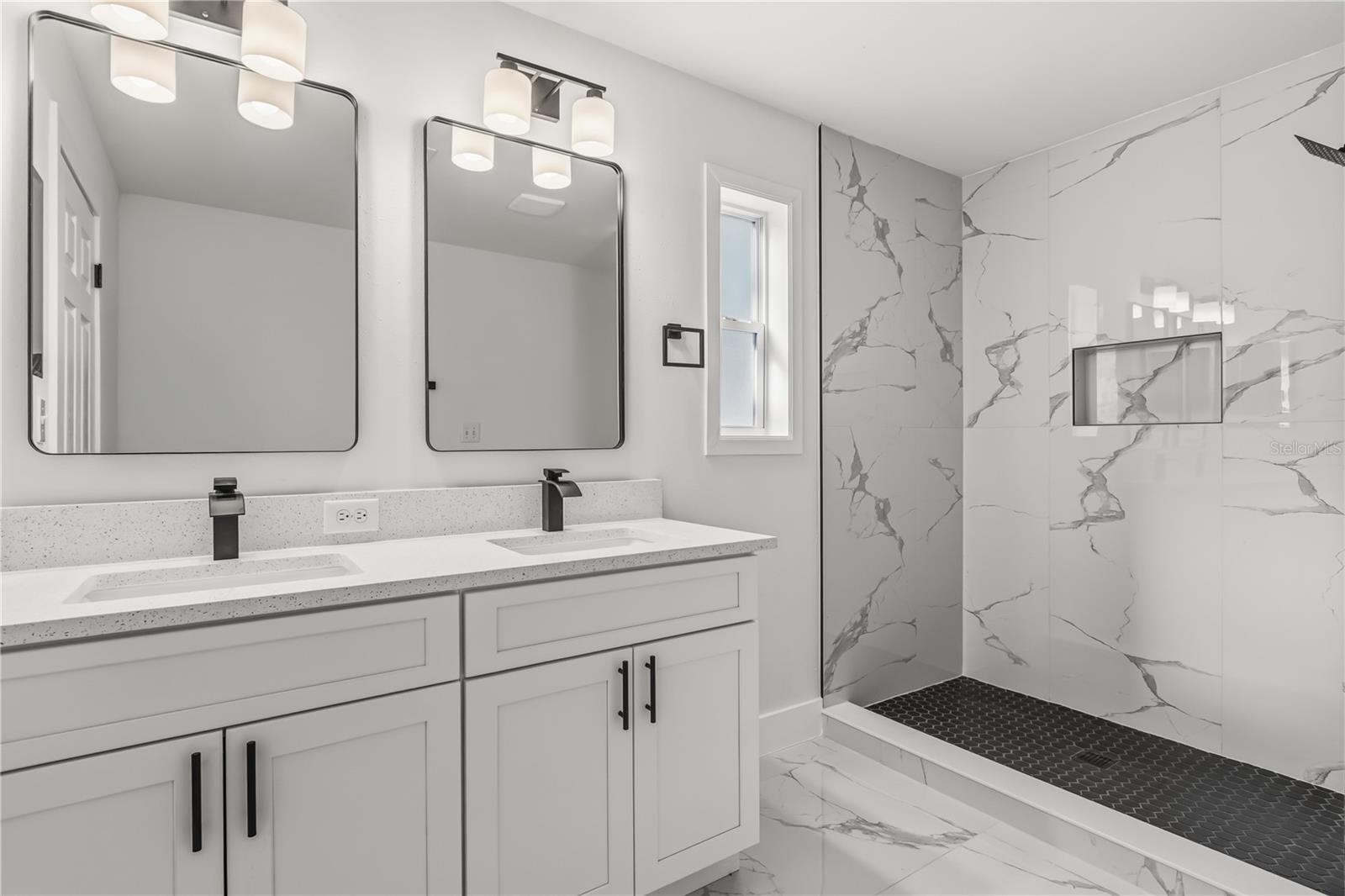 ASTATULA MEADOWS SUB - Residential