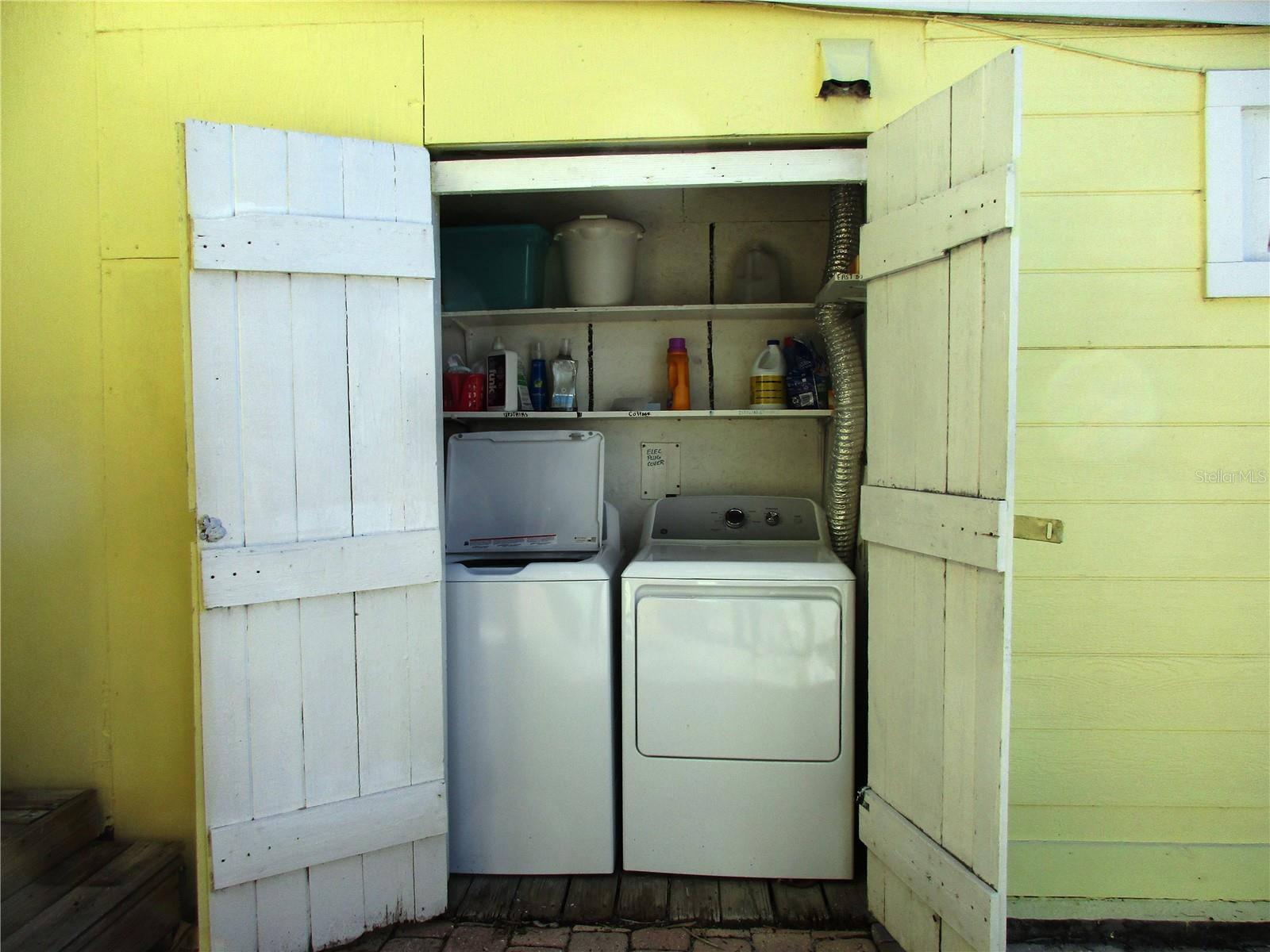 SARASOTA BEACH - Residential Income