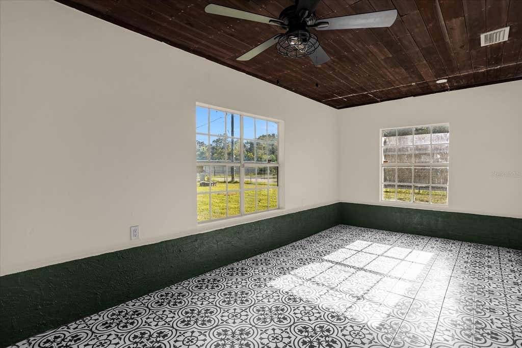 Photo of 1008 10th Street, Daytona Beach, FL 32117 (MLS # O6435296)