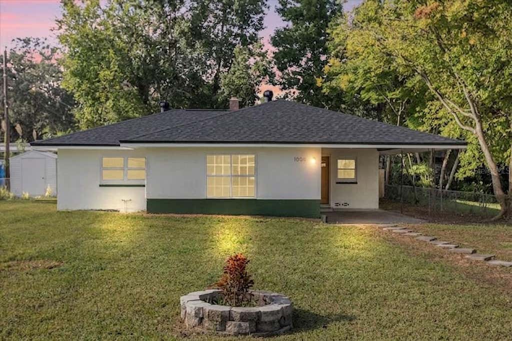 Photo of 1008 10th Street, Daytona Beach, FL 32117 (MLS # O6435296)