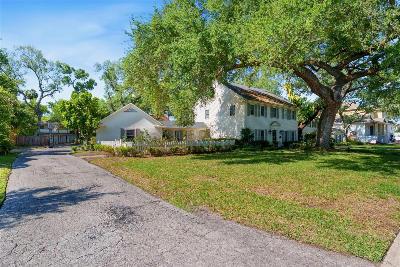 4412 W BROOKWOOD DRIVE