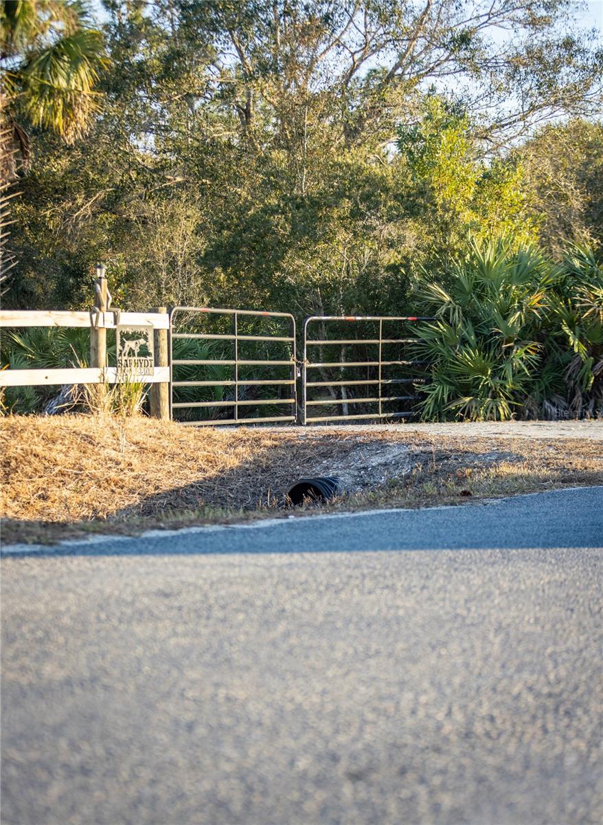INDIAN HAMMOCK HUNT & RIDING - Land