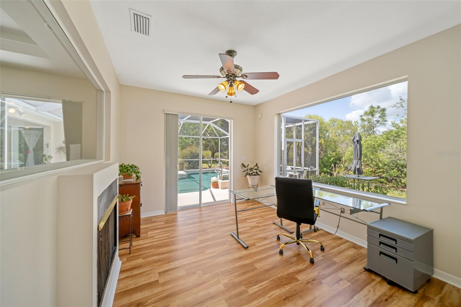 RIVERWALK VILLAGE - Residential