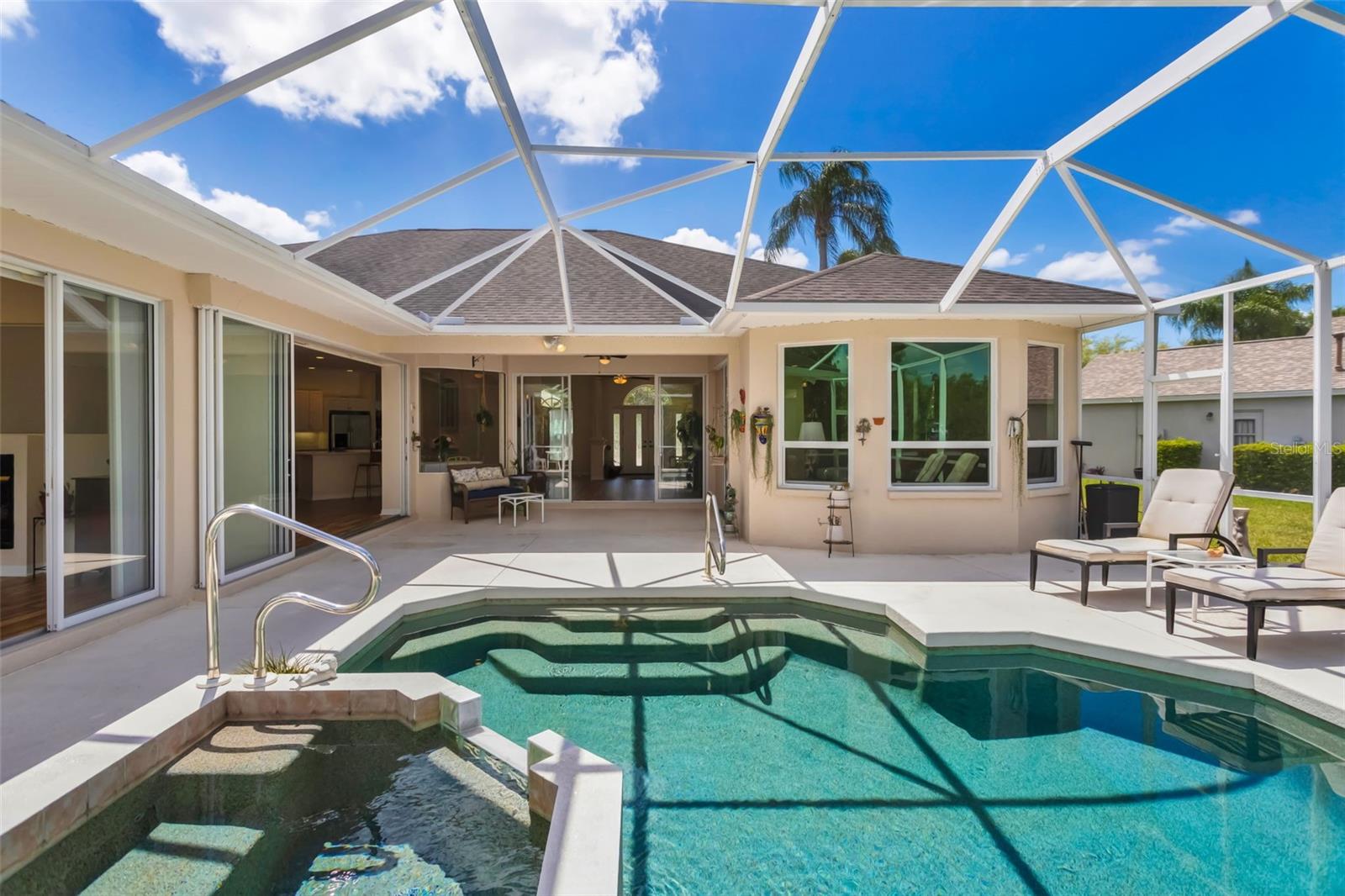 RIVERWALK VILLAGE - Residential