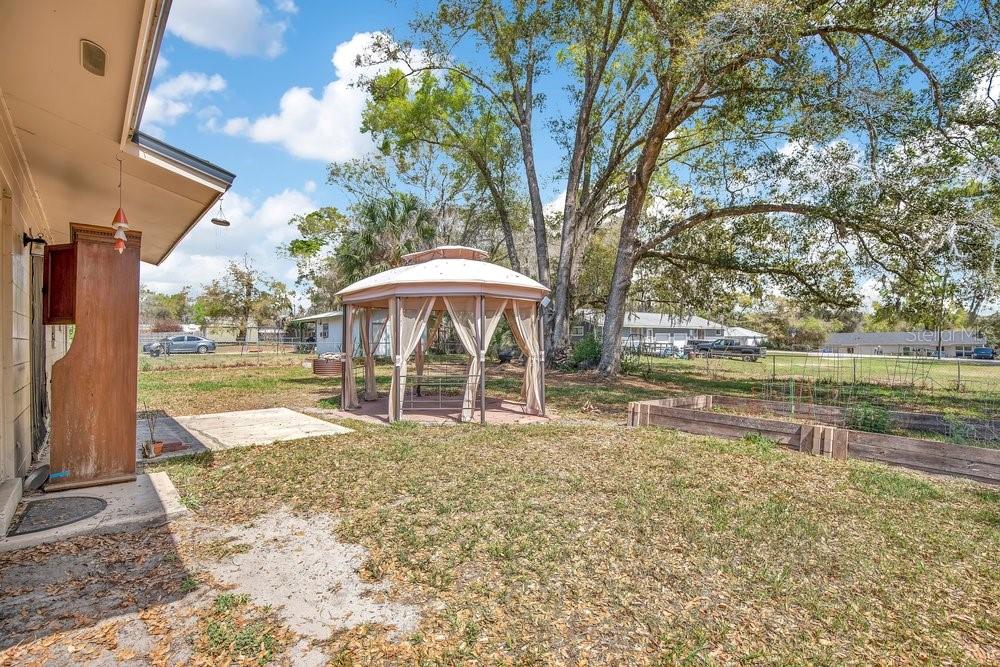 STETSON GARDENS - Residential