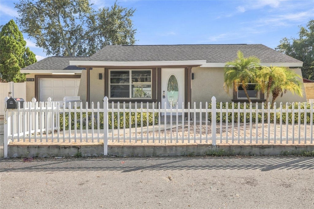 Photo of 10118 Briarwick Court, Tampa, FL 33615 (MLS # TB8559514)
