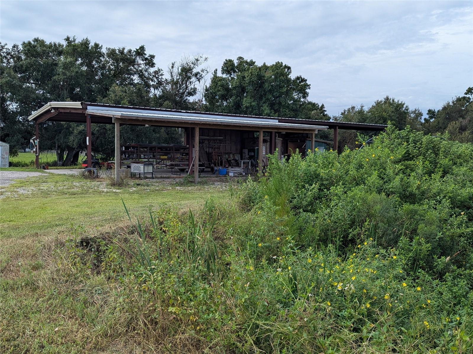 TOWN/BELLEVIEW - Residential