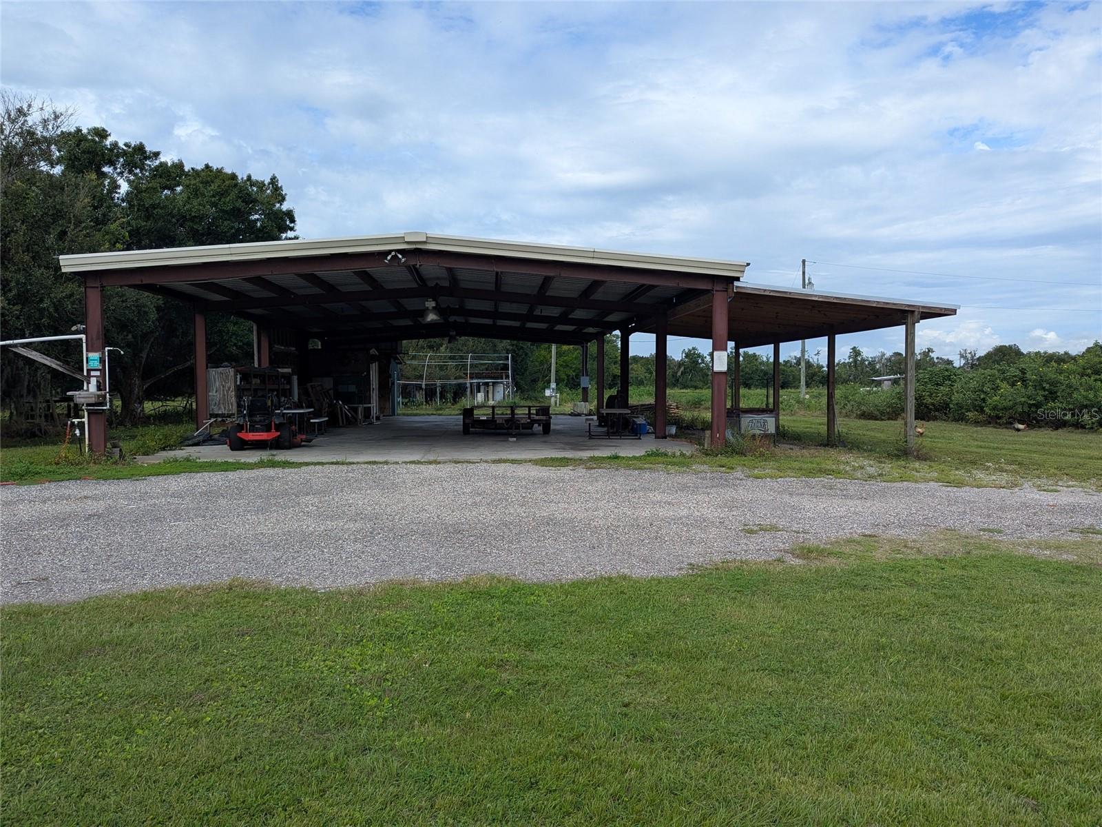 TOWN/BELLEVIEW - Residential