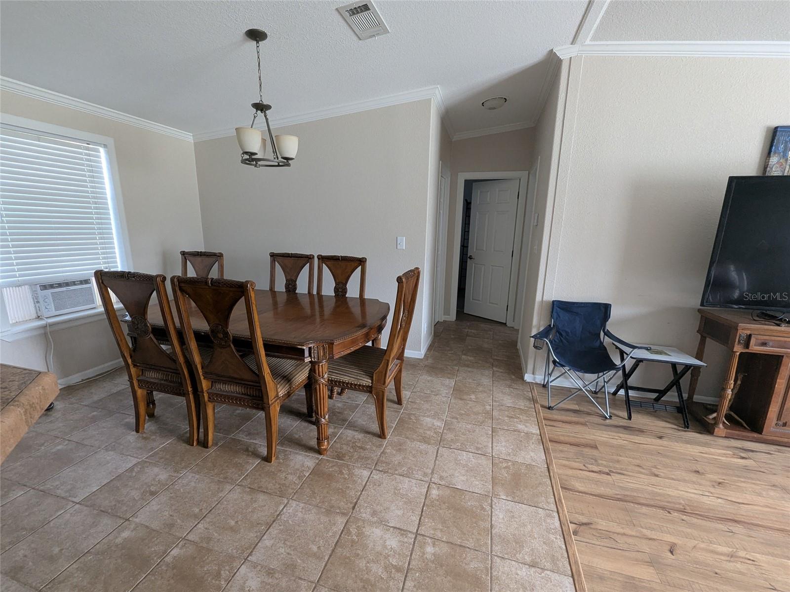 TOWN/BELLEVIEW - Residential