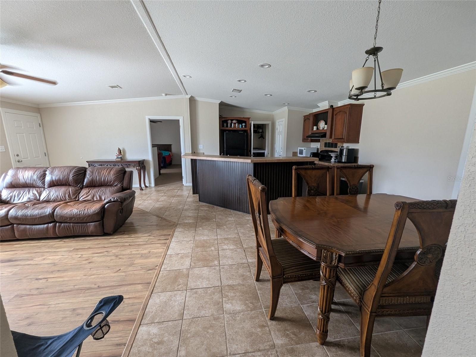 TOWN/BELLEVIEW - Residential