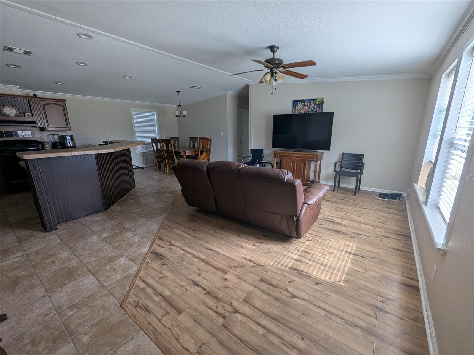 TOWN/BELLEVIEW - Residential