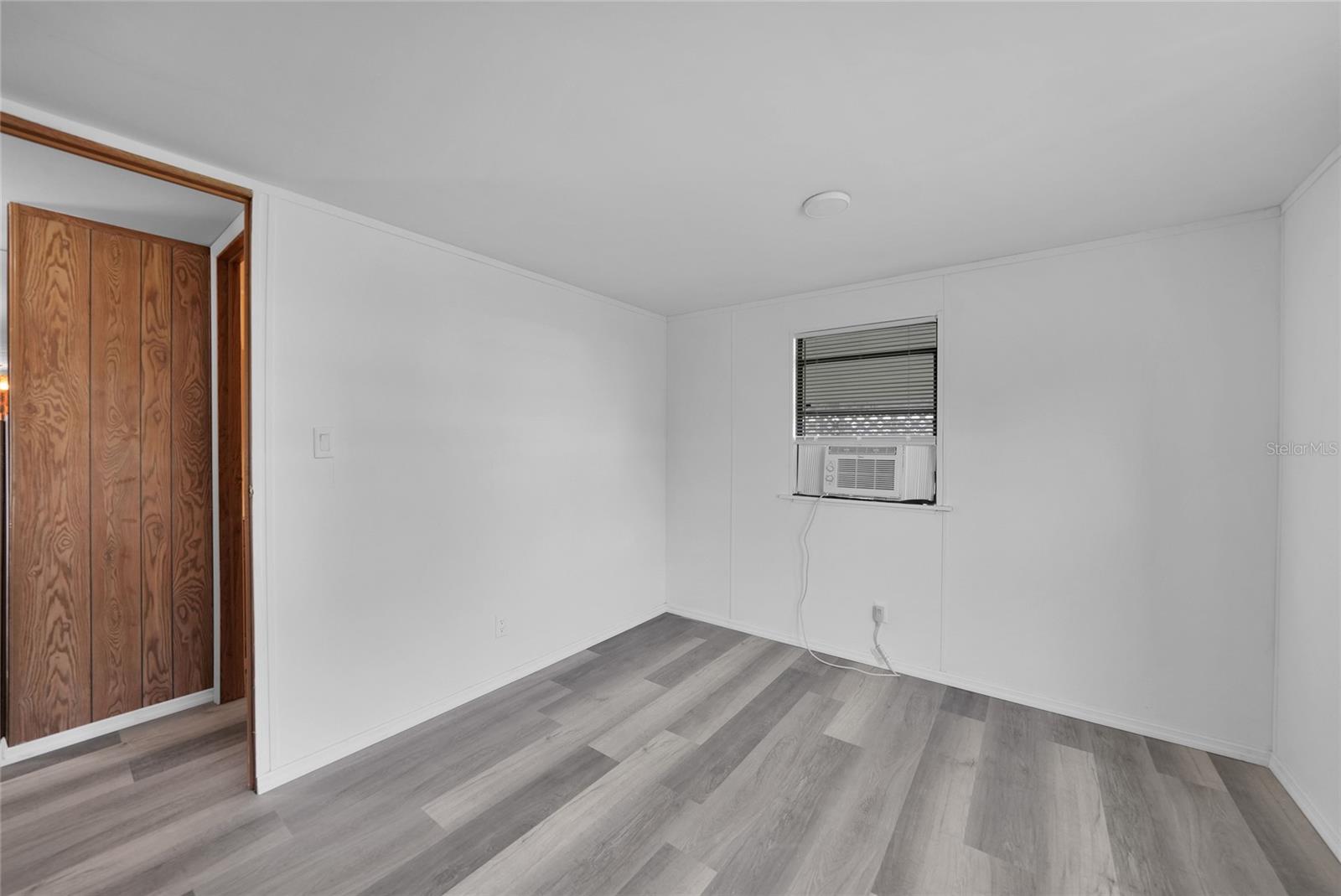 LAKE SIDE ESTATES - Residential