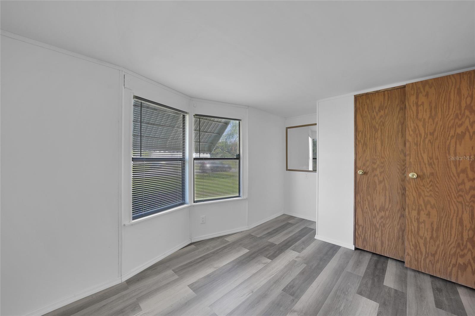 LAKE SIDE ESTATES - Residential