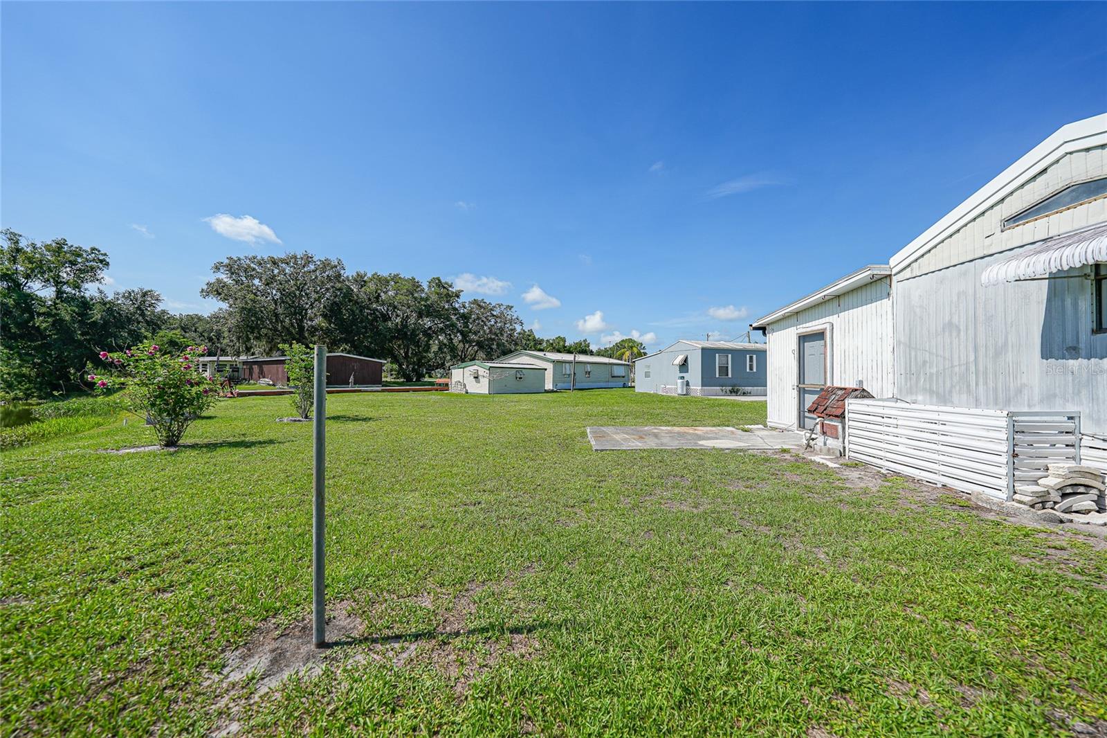 LAKE SIDE ESTATES - Residential