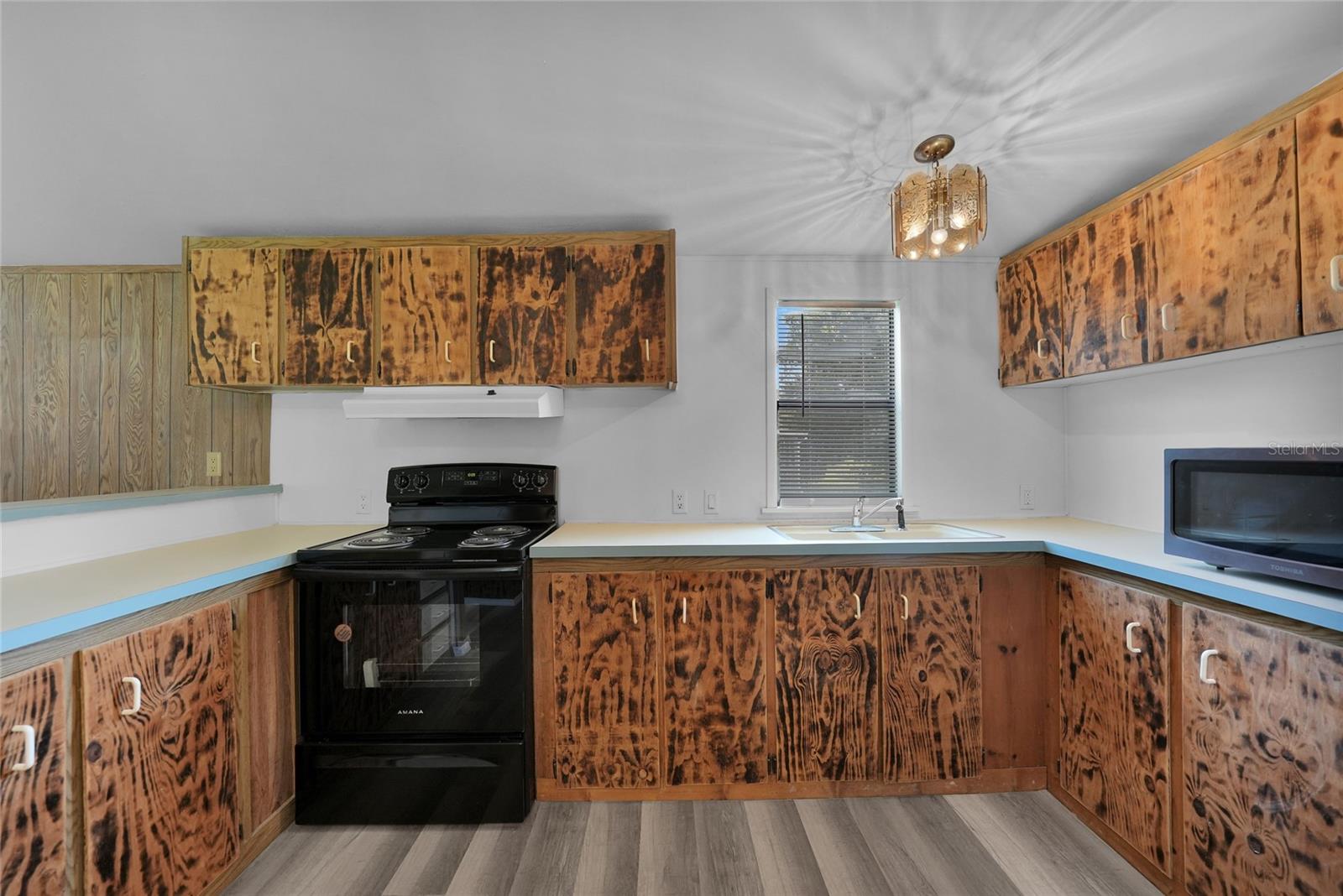 LAKE SIDE ESTATES - Residential