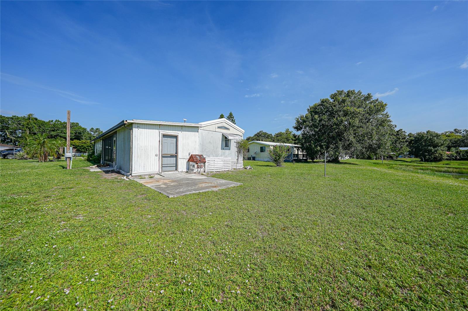 LAKE SIDE ESTATES - Residential