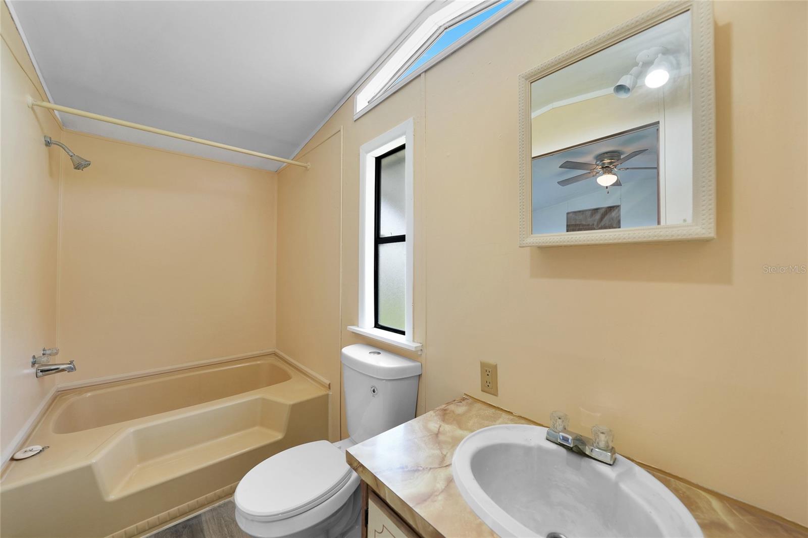 LAKE SIDE ESTATES - Residential