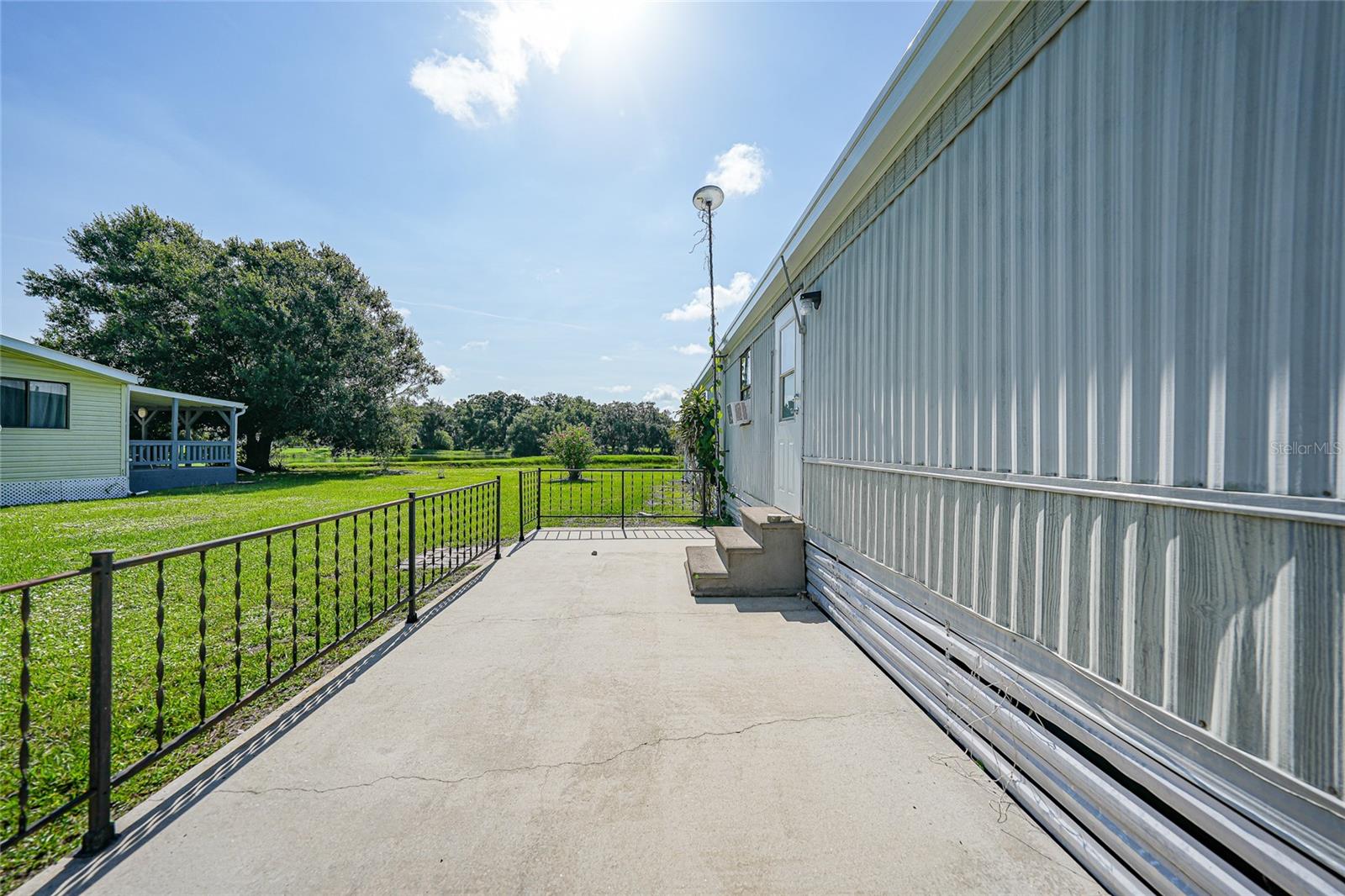 LAKE SIDE ESTATES - Residential