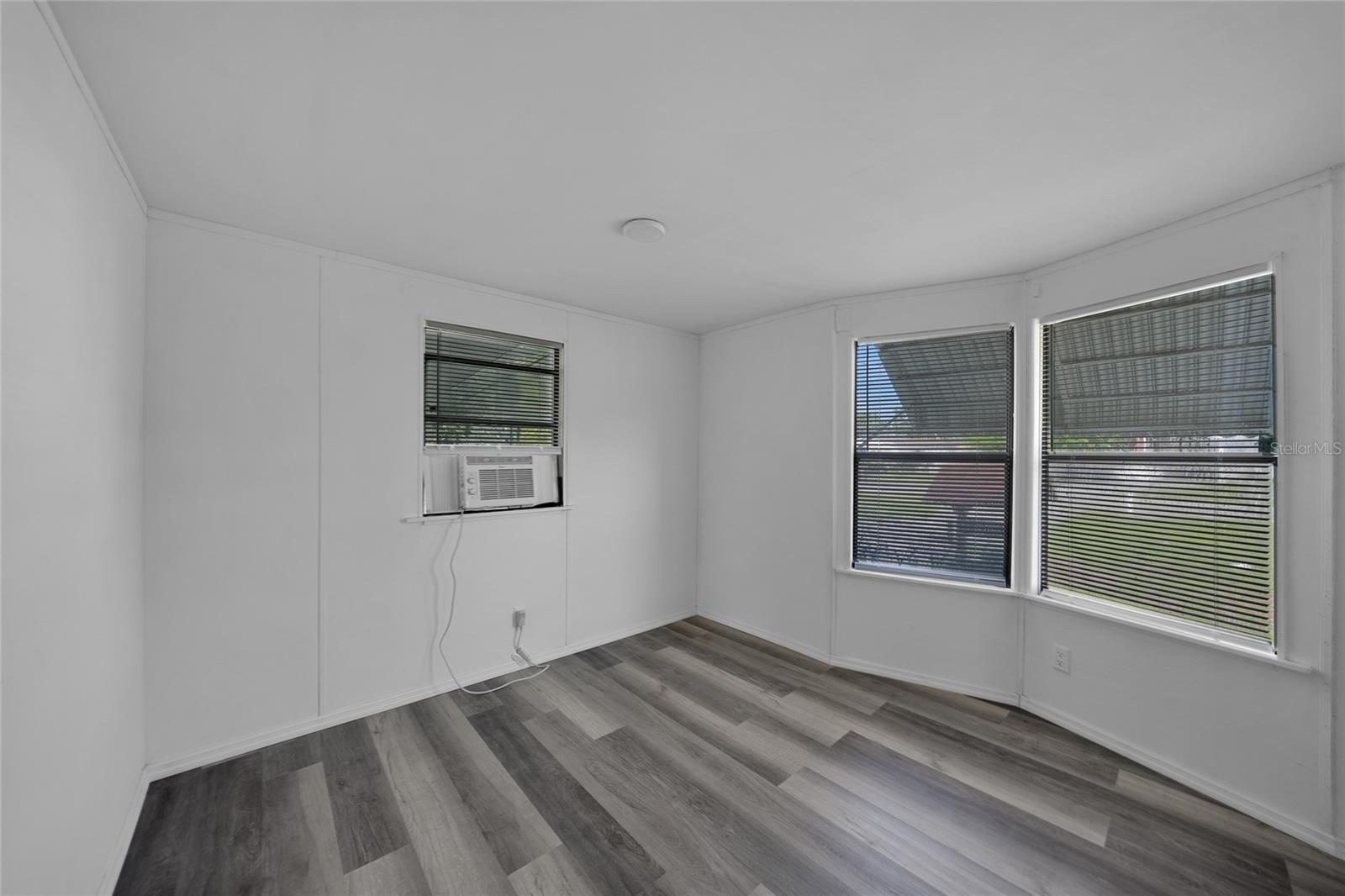 LAKE SIDE ESTATES - Residential