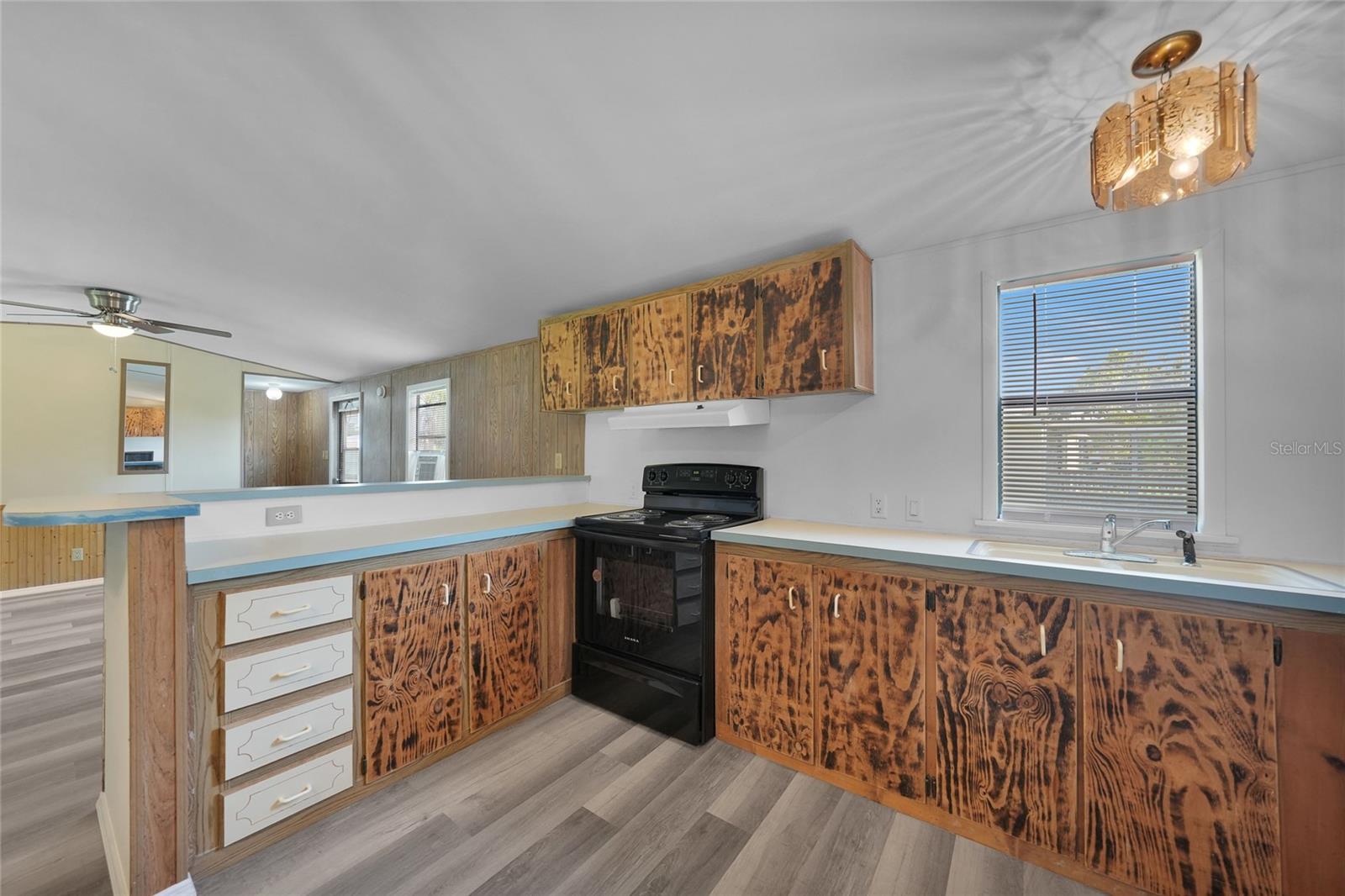 LAKE SIDE ESTATES - Residential