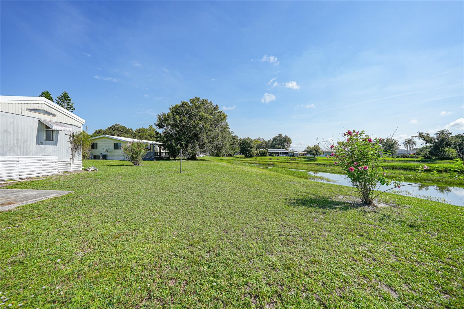 LAKE SIDE ESTATES - Residential