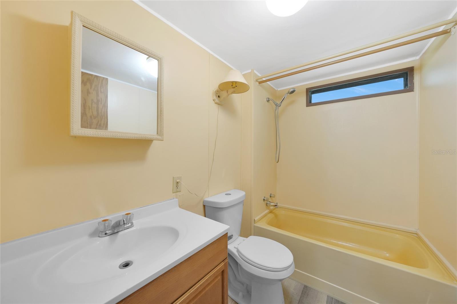 LAKE SIDE ESTATES - Residential