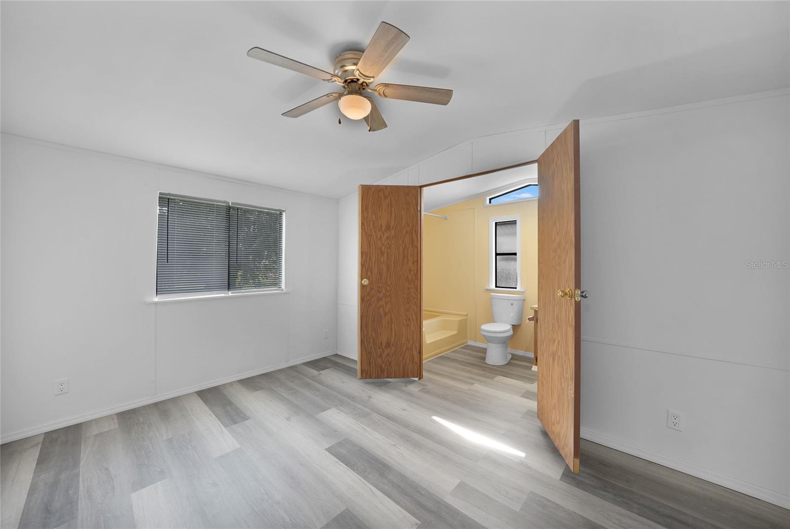 LAKE SIDE ESTATES - Residential