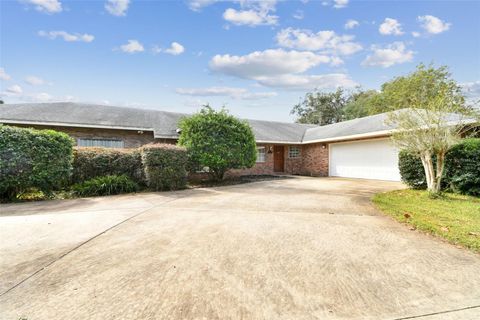 A home in DELAND