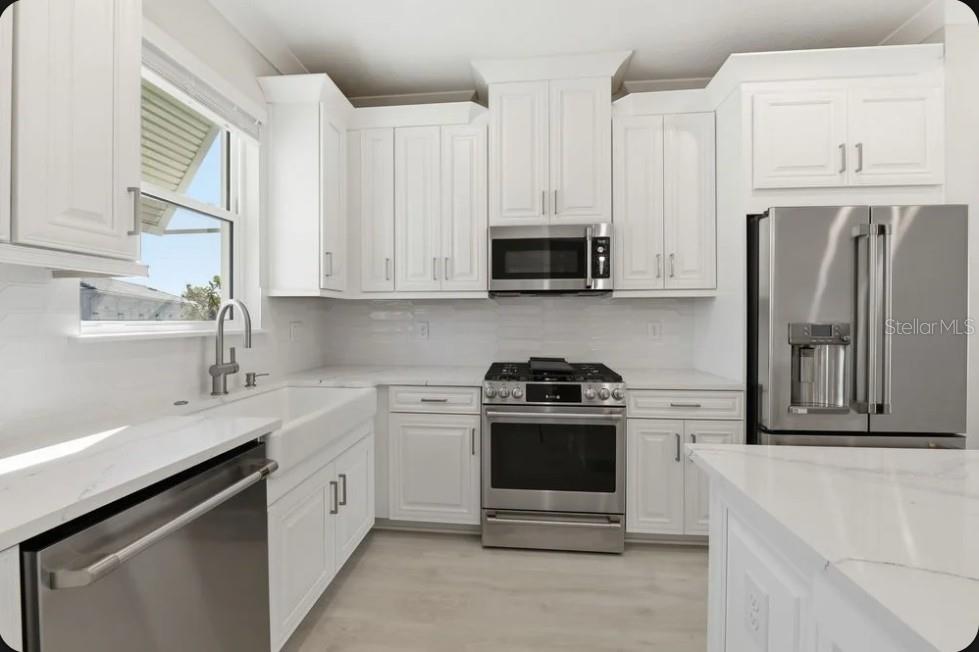 4052 SANTA CATERINA BOULEVARD 10102